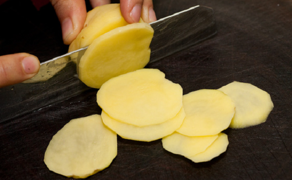 Cách làm trắng da từ khoai tây
