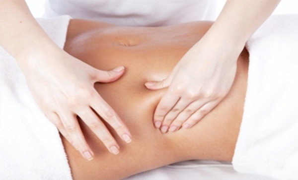 Massage giảm mỡ bụng bằng dầu dừa