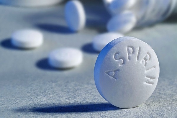 Mặt nạ Aspirin có tác dụng trị mụn sưng đỏ và tẩy tế bào da chết